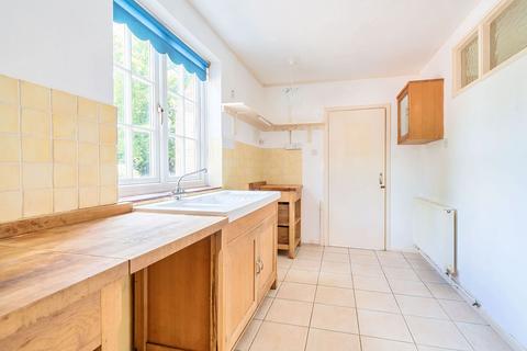 2 bedroom ground floor flat for sale, North Street, Midhurst, GU29