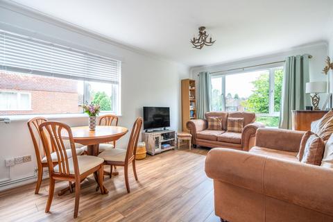 1 bedroom flat for sale, Bond Road, Warlingham CR6