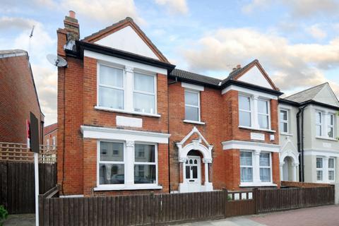 4 bedroom house to rent, Strathville Road Earlsfield SW18