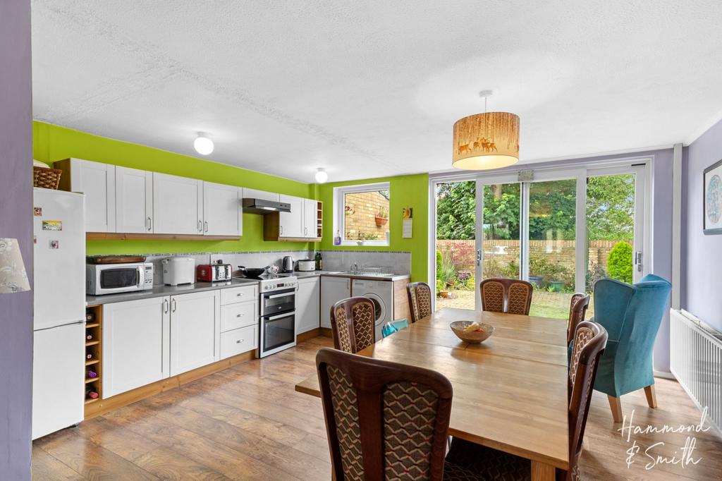 Kitchen/Dining Area