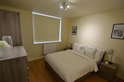 1 bedroom flat for sale, Staines Road, Feltham, TW14