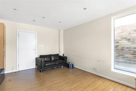 3 bedroom maisonette to rent, Kingsland Road, Dalston, E8