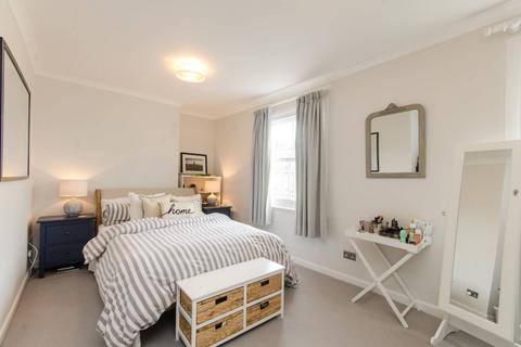 2 bedroom maisonette for sale, Lambourn Road, Clapham Old Town, London, SW4