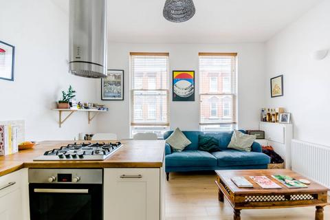 1 bedroom flat for sale, Bedford Hill, Balham, London, SW12
