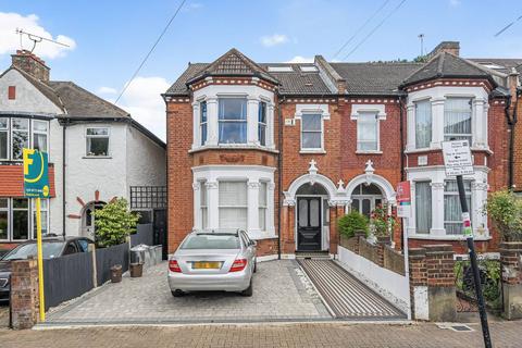 3 bedroom flat for sale, Culverden Road, Balham, London, SW12