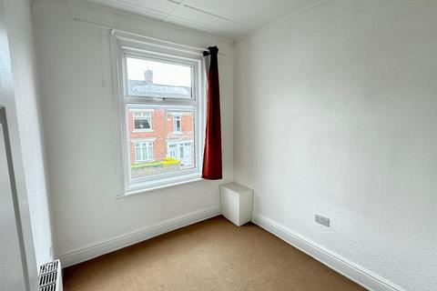 2 bedroom flat to rent, Park Road, Stanley DH9