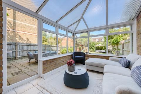 30 Weston Drive, Caterham, CR3 5XY