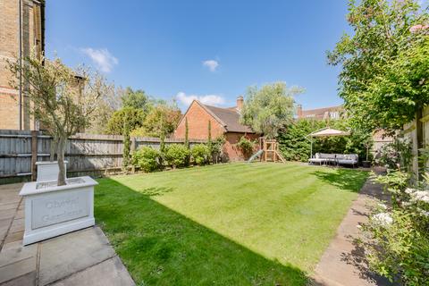 30 Weston Drive, Caterham, CR3 5XY