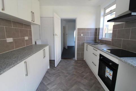 3 bedroom semi-detached house to rent, Grove Lane, Ipswich, IP4