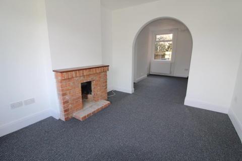 3 bedroom semi-detached house to rent, Grove Lane, Ipswich, IP4