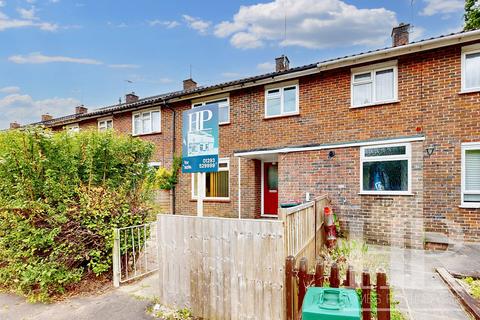 3 bedroom terraced house for sale, The Birches, Crawley RH10