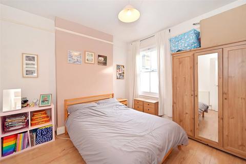 2 bedroom apartment for sale, Egerton Gardens, Ealing, London, W13