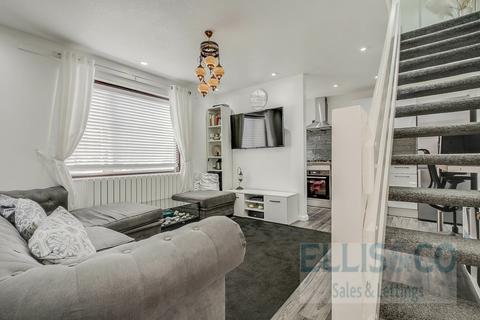 1 bedroom semi-detached house for sale, Dacre Close, Greenford, UB6