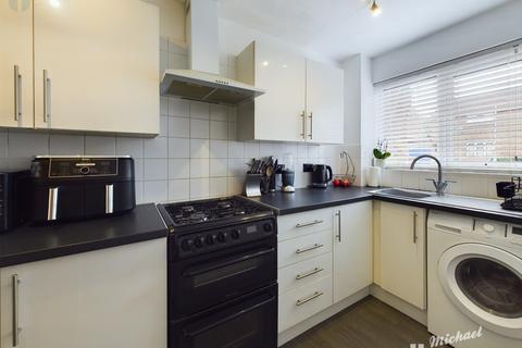 1 bedroom cluster house for sale, Aspen Close, Aylesbury, Buckinghamshire