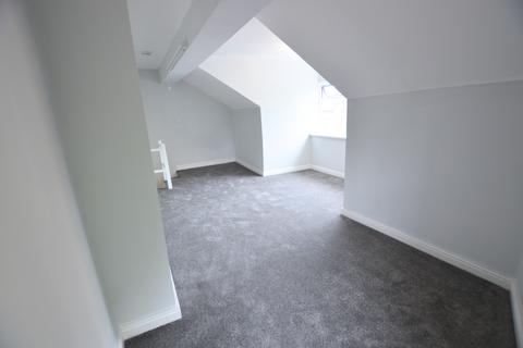 2 bedroom end of terrace house to rent, Paisley Road, Leeds LS12