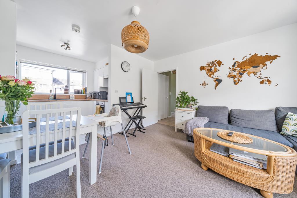 Living Room / Dining