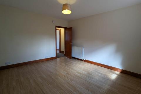 2 bedroom flat to rent, 24 Liff Road, ,