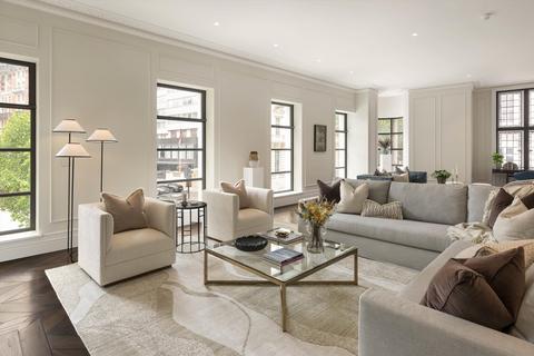 undefined, Knightsbridge Gate, 1 William Street, Knightsbridge, London, SW1X 9HL