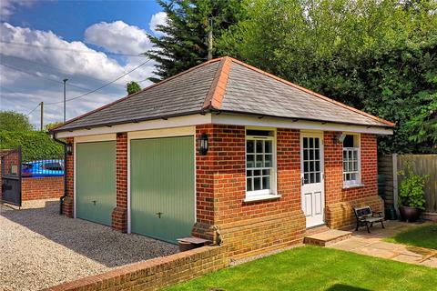 4 bedroom detached house for sale, Hullbridge Road, South Woodham Ferrers, Chelmsford, Essex, CM3