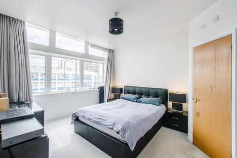 3 bedroom flat to rent, Newington Causeway, Elephant and Castle, London, SE1