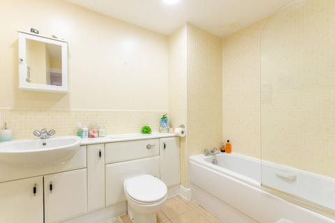 2 bedroom flat to rent, Kingsway, Finchley, London, N12