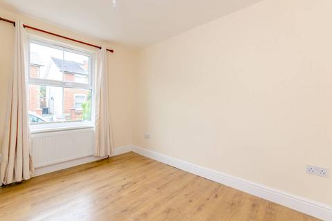 3 bedroom semi-detached house to rent, Denzil Road, Guildford, GU2