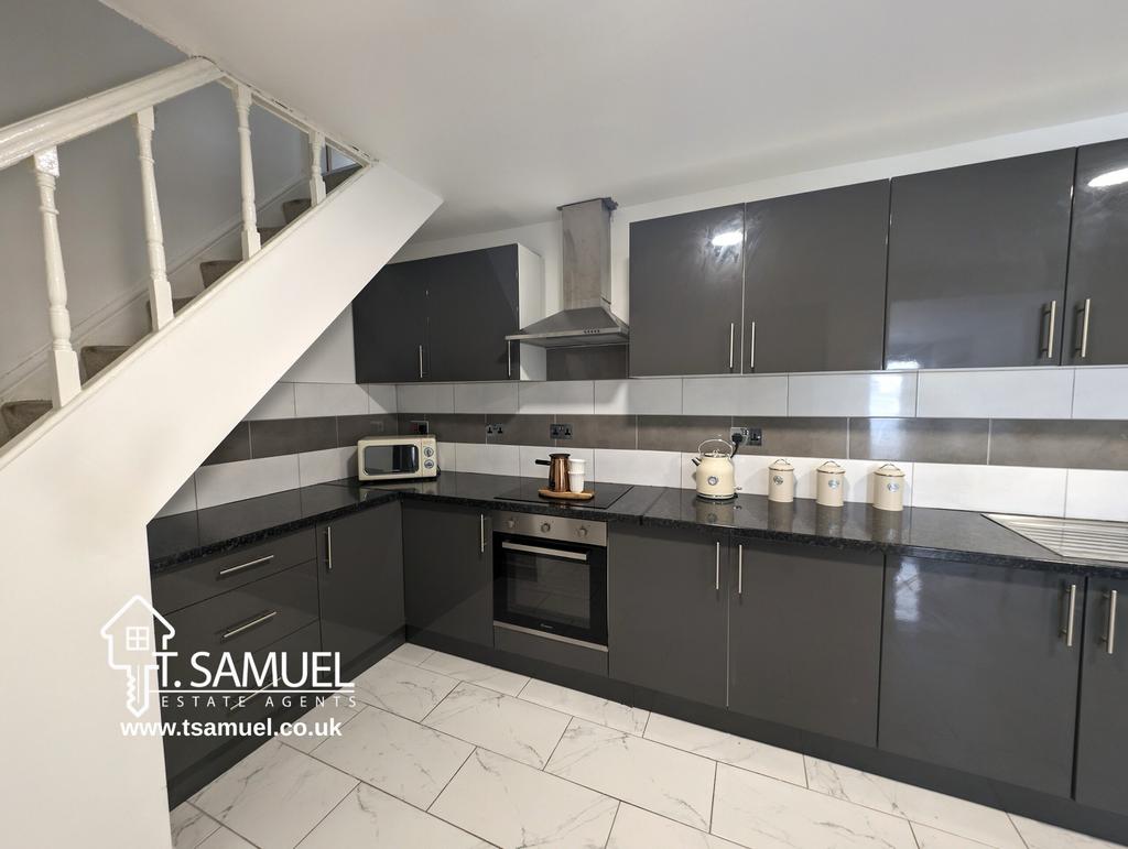 Kitchen c