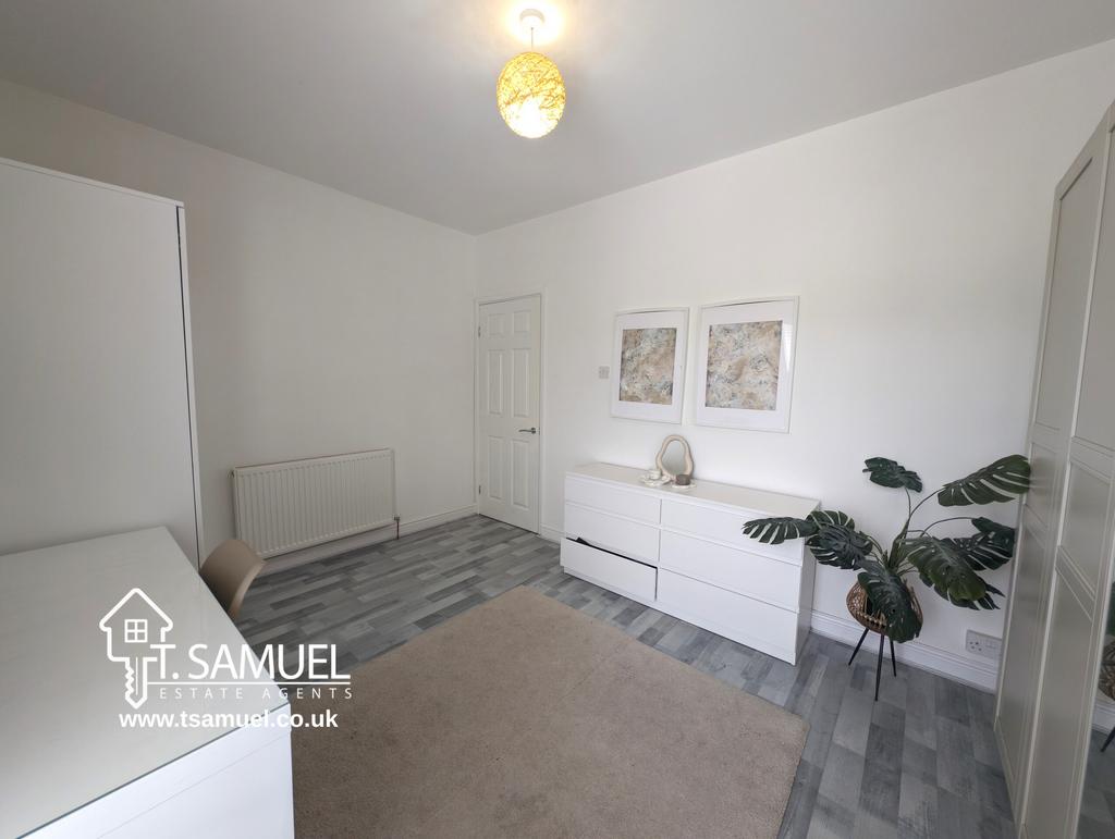 Bedroom 1b