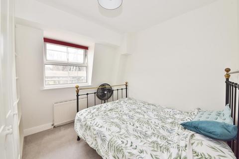 2 bedroom apartment to rent, Hampton Road, Twickenham TW2