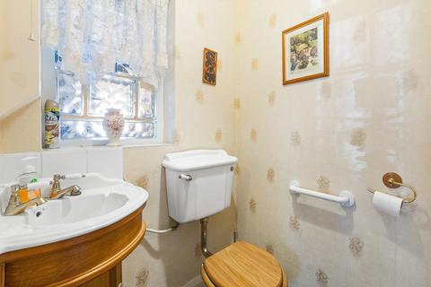 51 Sunnybank, Epsom, KT18 7DY