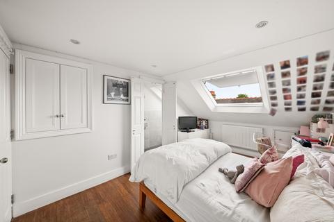 20 Studley Grange Road, London, W7 2LX