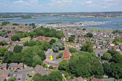 2 bedroom terraced house for sale, St Michaels Close, Hamworthy, Poole, BH15