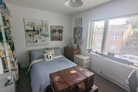 2 bedroom house to rent, Peabody Cottages, Herne Hill, London, SE24