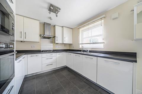 3 bedroom terraced house to rent, Rainbow Road Erith DA8