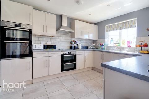 4 bedroom detached house for sale, Scholars Close, March