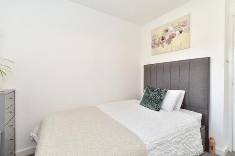 1 bedroom maisonette for sale, Greenways Walk, Crawley, West Sussex