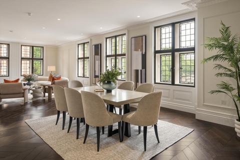 undefined, 55 Knightsbridge Gate, Knightsbridge, London, SW1X 7BF.