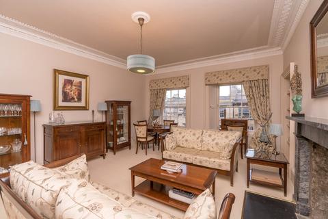 3 bedroom flat to rent, 115 (3f1) Henderson Row