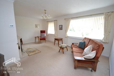 2 bedroom detached bungalow for sale, Elmswood Close, Ansdell, Lytham St Annes