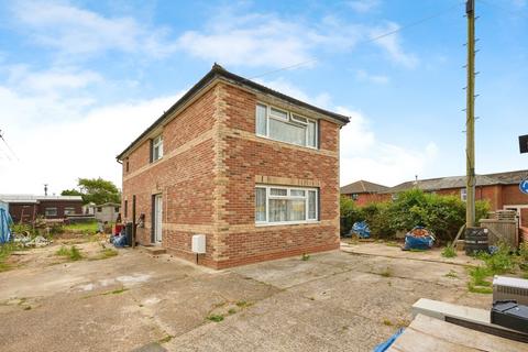 3 bedroom detached house for sale, Alverstone Road, Sandown PO36