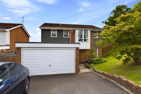 4 bedroom detached house for sale, Wing Close, Marlow SL7