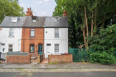 2 bedroom end of terrace house to rent, Coley Place,  Reading,  RG1