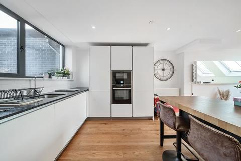 1 bedroom apartment for sale, Winchester Street, London