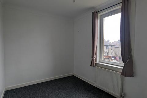 2 bedroom flat to rent, Den Walk, Leven KY8