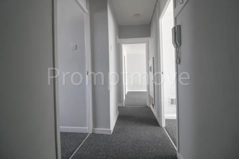 2 bedroom flat to rent, Sylam Close Luton LU3 3RX