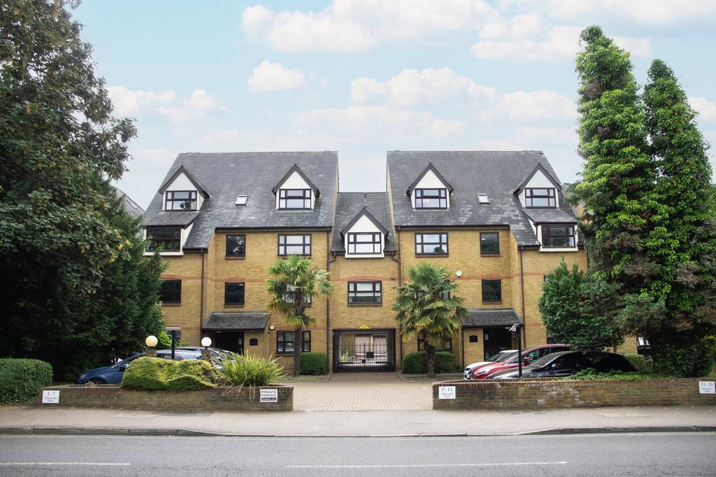 Albemarle Park, Albemarle Road... 2 bed penthouse for sale - £400,000