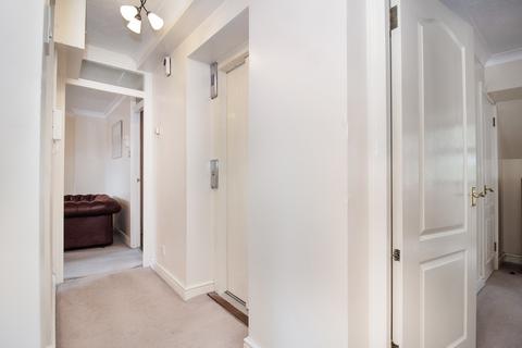 14 Albemarle Park, Beckenham, BR3 5XG