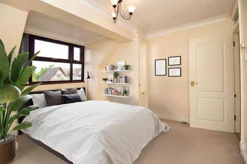 14 Albemarle Park, Beckenham, BR3 5XG