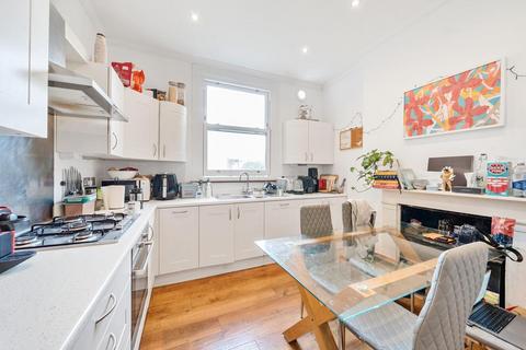 4 bedroom flat for sale, Aldebert Terrace, Vauxhall