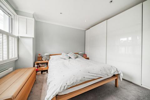 38 Bronson Road, London, SW20 8DY